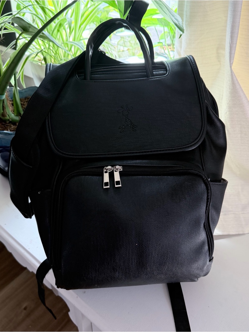 Gigil Bounty changing/diaper backpack in Pitch Black.